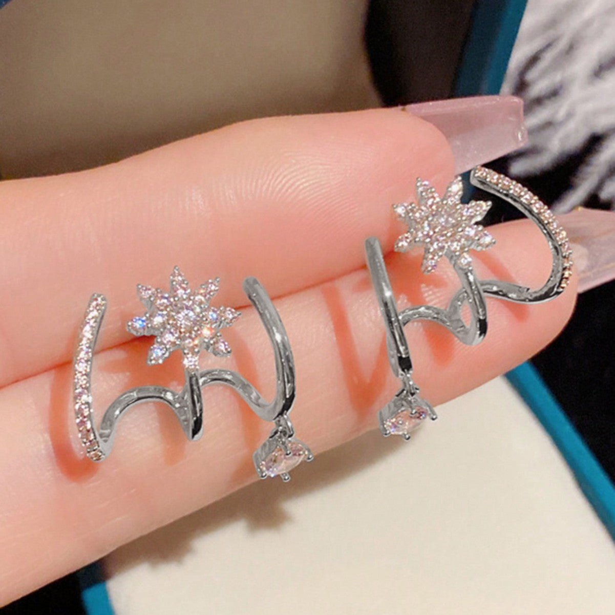 💎2026 NEW STYLE💎Sparkling Claw Earrings for Women